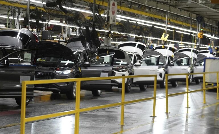 Ford se lanza a por el eléctrico de masas para competir con los coches chinos