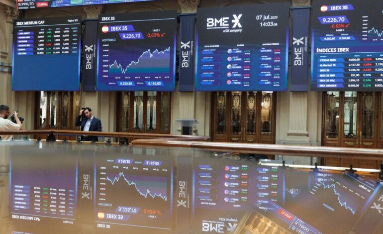 BOLSA HOY | Sabadell y BBVA lideran las subidas y catapultan al Ibex a su mejor nivel en 17 años, ajeno a la ofensiva comercial de EEUU