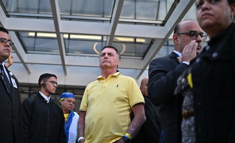 Bolsonaro regresa a la prisión domiciliaria tras los exámenes médicos