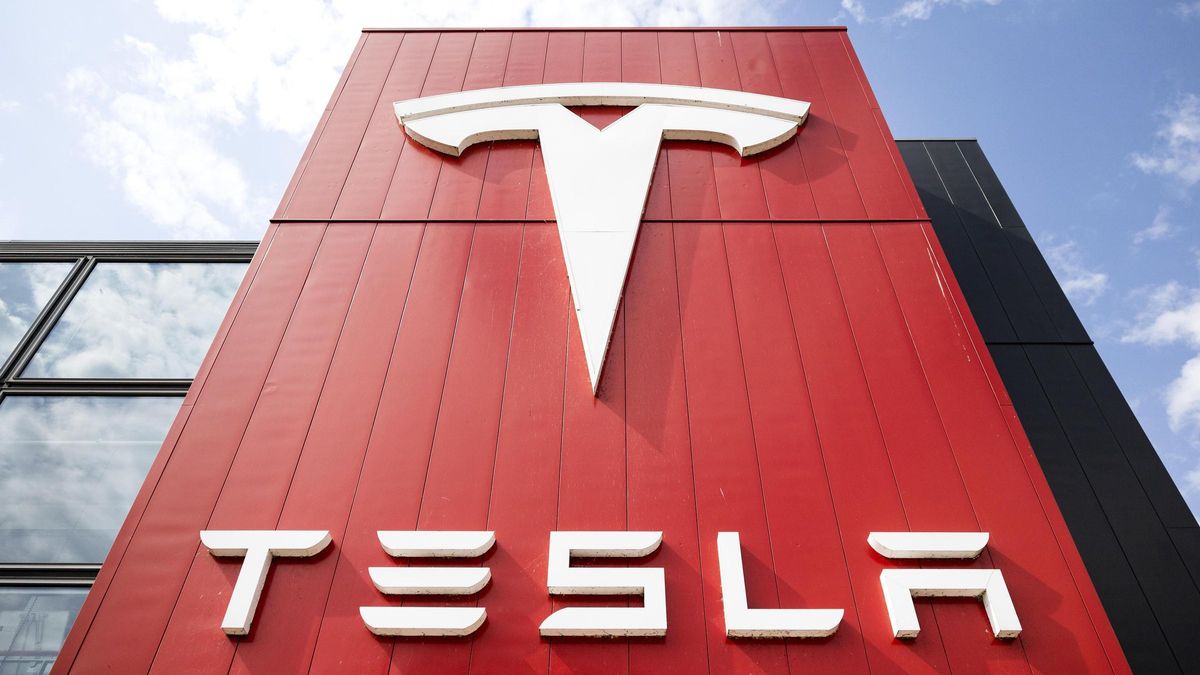 Un jurado ordena a Tesla pagar 329 millones de dólares por accidente fatal con su autopiloto