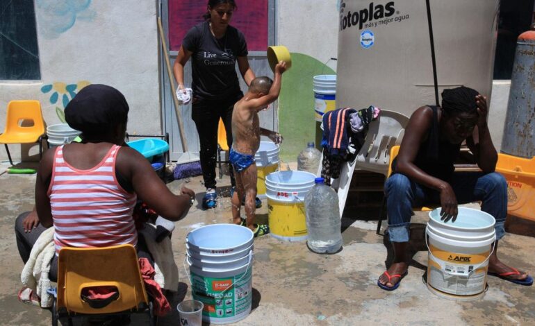 Las mafias que cruzan a migrantes a EEUU encuentran nuevas formas de explotación tras el retorno de Trump