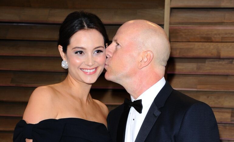 La mujer de Bruce Willis, Emma Heming, revela la drástica decisión que ha tomado ante la enfermedad del actor