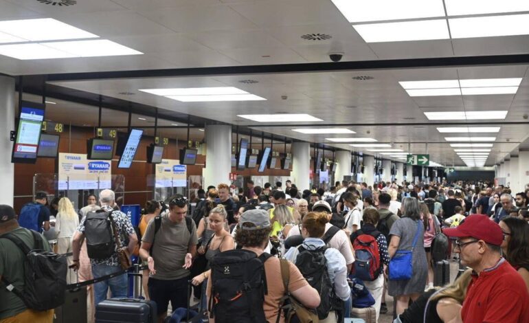 Primeros retrasos y cancelaciones en El Prat por la huelga de ‘handling’