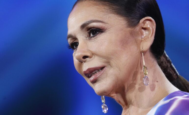Imágenes del día: Isabel Pantoja reaparece radiante tras hacer realidad uno de sus sueños junto a Il Divo