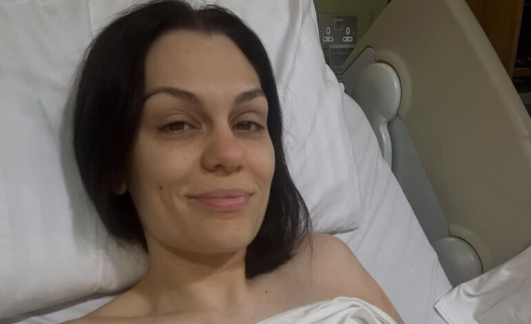 Jessie J, ingresada de urgencia tras su operación por cáncer de mama: «Me cuesta respirar, pero sigo adelante»