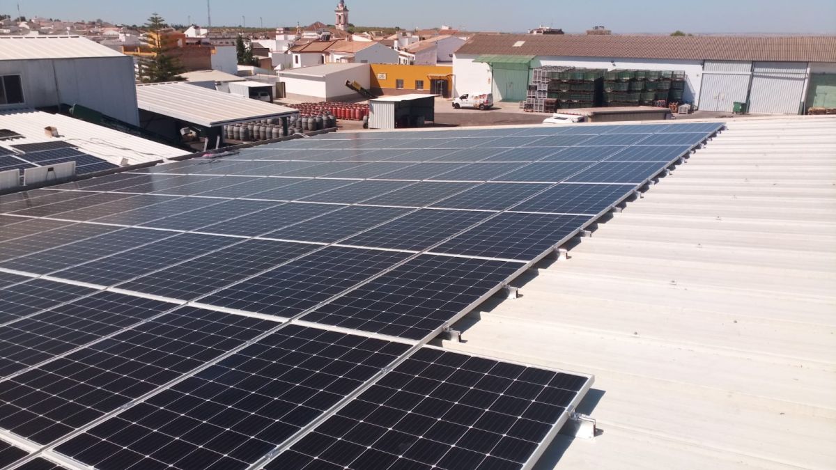La instalación de sistemas de autoconsumo fotovoltaico en España desciende un 9% en el segundo trimestre