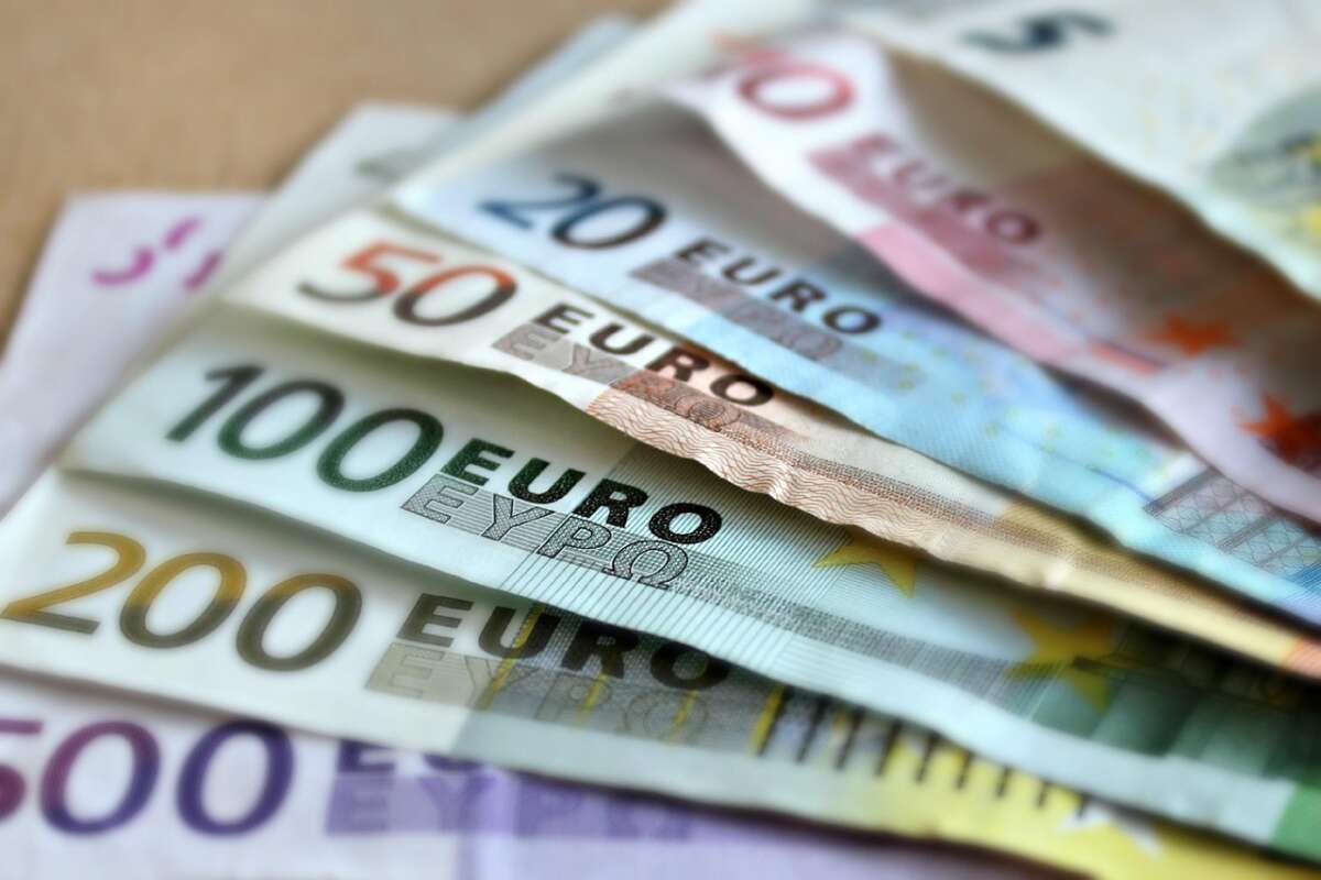 Guardia civil. Lista de DGT. Lista. Dinero en efectivo. Pensiones
