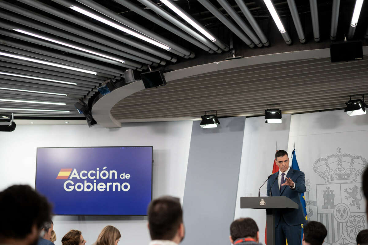 Indra, Airbus, Telefónica… Las puertas giratorias de los altos cargos de la era Sánchez