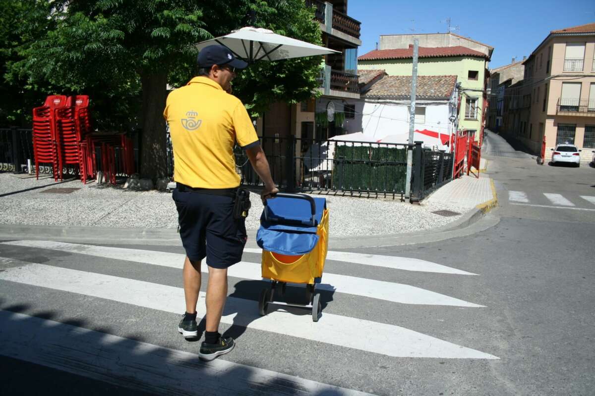 Correos electrónicos de la ley postal