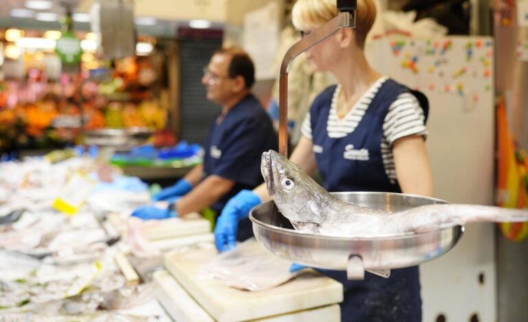El consumo de pescado cae un 30% en una década y aboca al cierre a más de 5.000 pescaderías en España