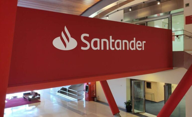 Banco Santander acelera el cierre de oficinas en España para adaptarse a los nuevos hábitos de los consumidores