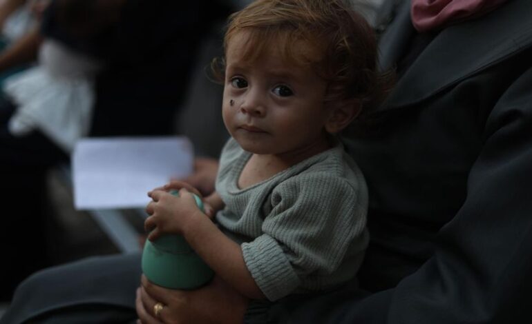 HAMBRE GAZA | Esperanza Santos, MSF: «Los niños malnutridos tienen los ojos hundidos y la mirada perdida, les cuesta sonreír»