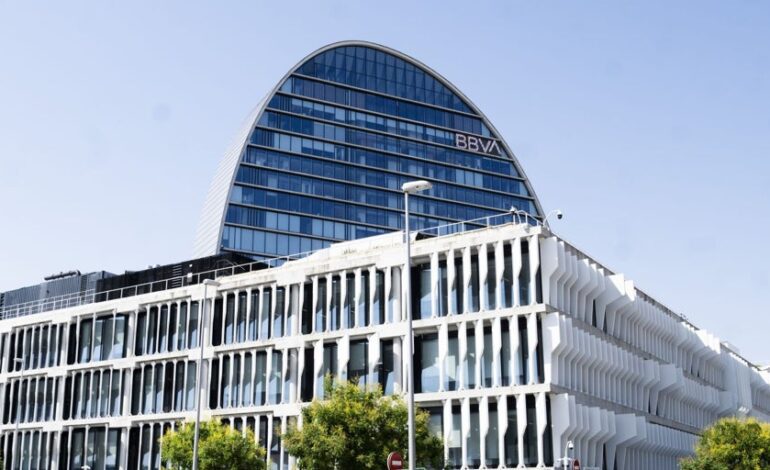 La baza del Supremo o un cambio de gobierno, las opciones de BBVA para poder fusionarse con el Sabadell