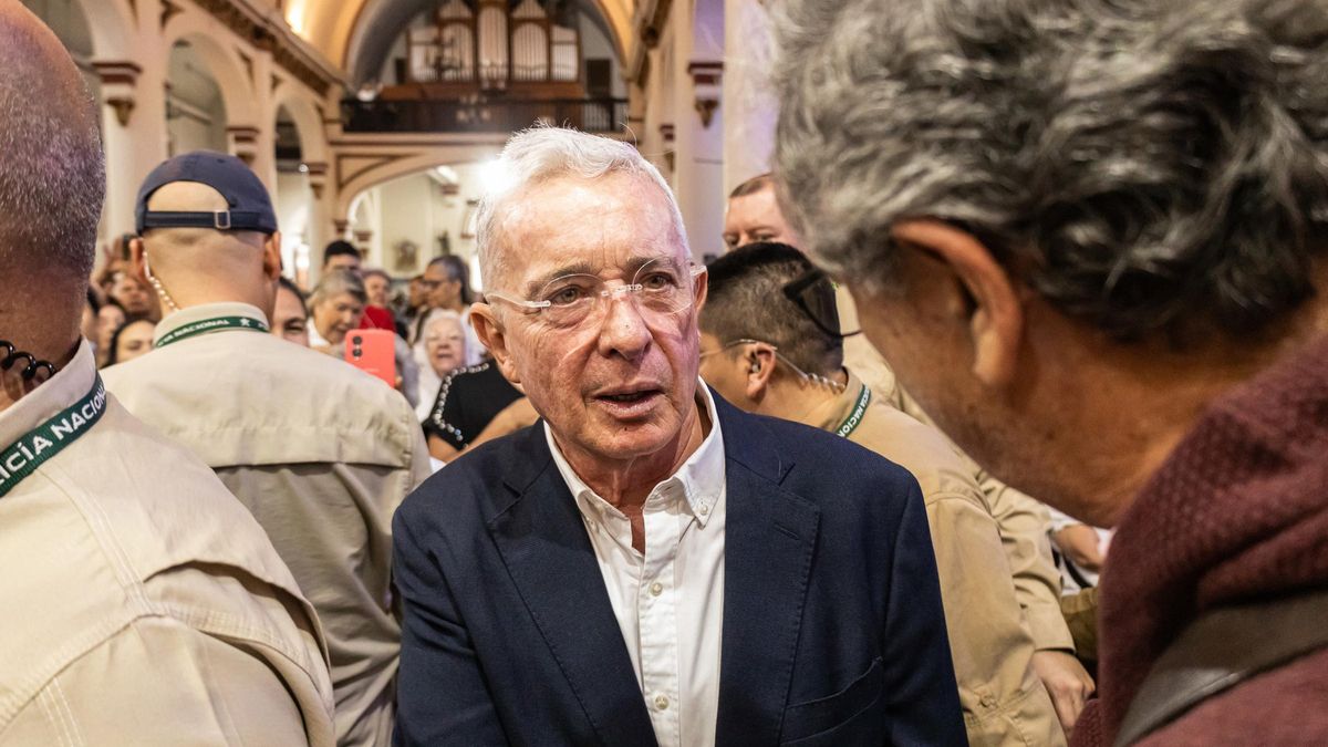 El Tribunal Supremo de Bogotá ordena la libertad del expresidente Álvaro Uribe