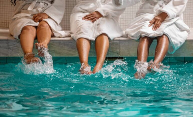 Cancelan miles de reservas en balnearios por la presencia de la “bacteria carnívora” en el agua