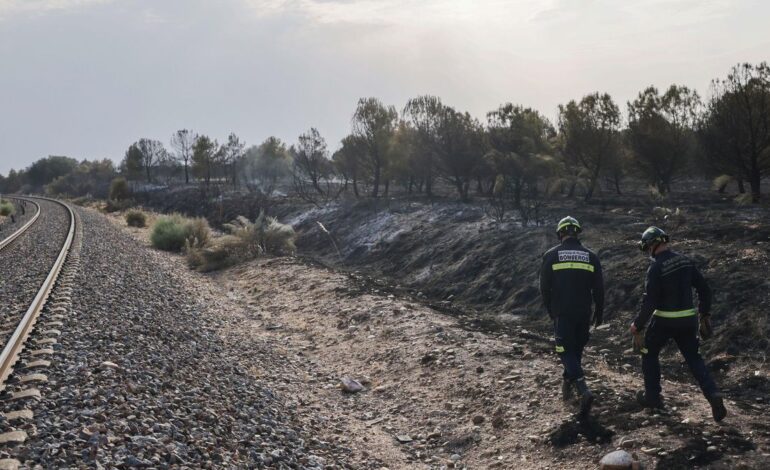 Cortada la línea del AVE Madrid-Andalucía y 210 evacuados tras incendiarse un tren en Ciudad Real