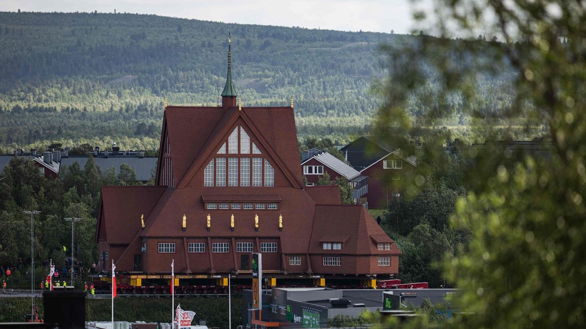 Suecia traslada una icónica iglesia por la ampliación de una mina