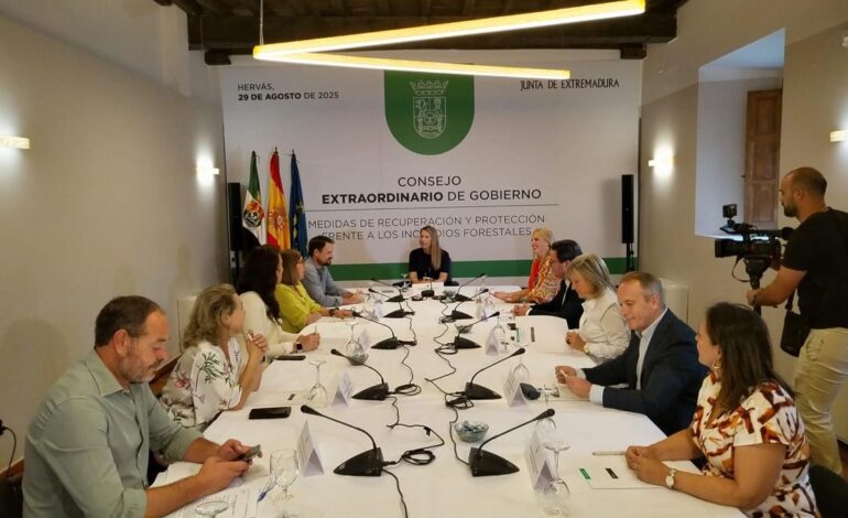 Guardiola anuncia ayudas directas a empresarios turísticos, ganaderos y agricultores y la medalla de Extremadura al Infoex