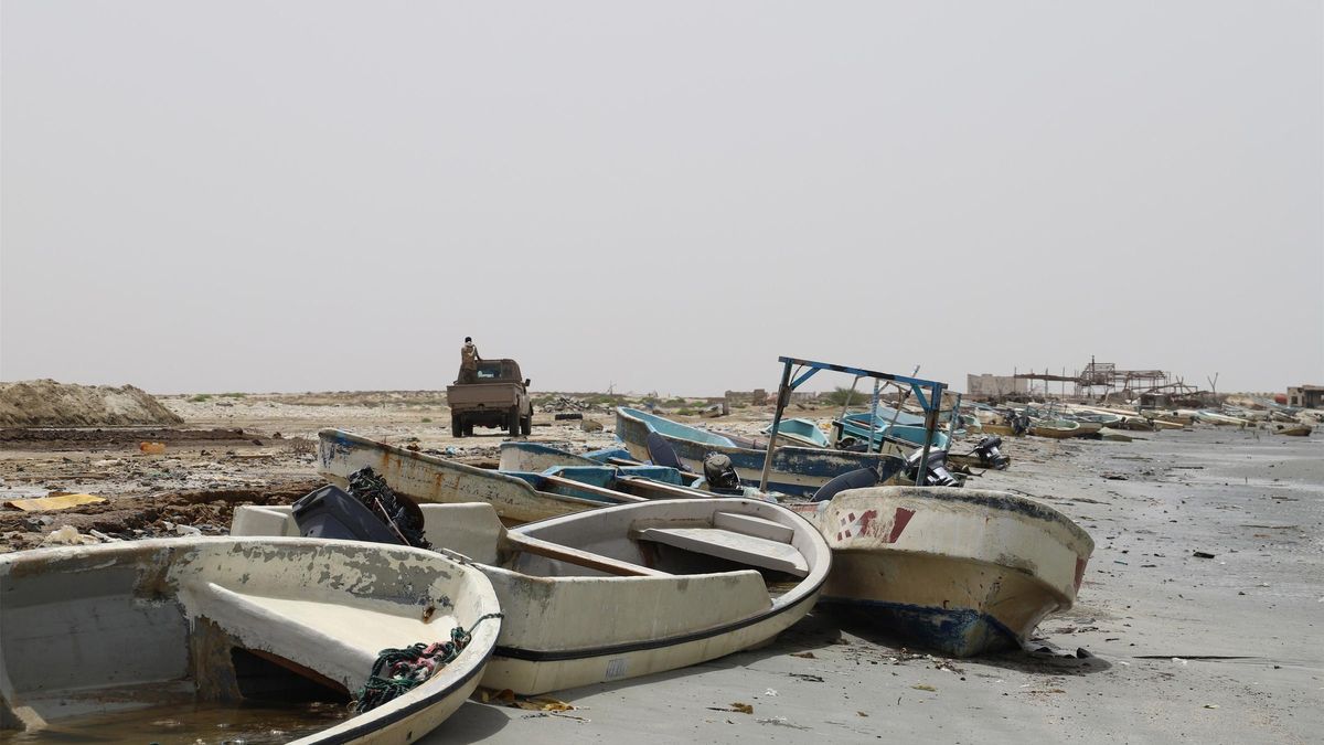 Ascienden a 86 los cadáveres de migrantes recuperados tras hundirse un barco con 200 personas a bordo frente a costa de Yemen