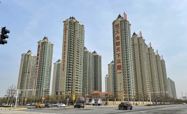 cinco claves del hundimiento de la mayor promotora inmobiliaria de China