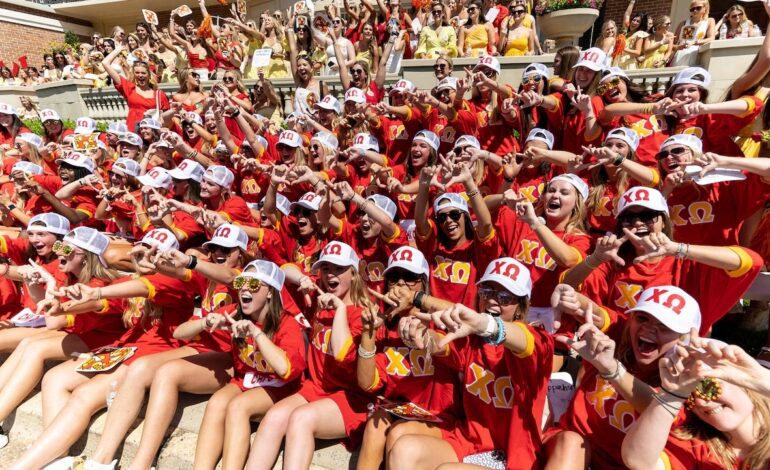 el irresistible casting de las hermandades universitarias