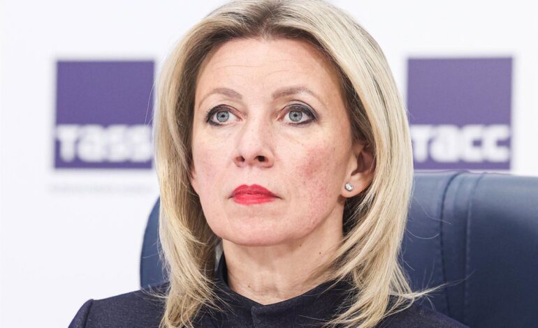 Rusia denuncia las «mentiras despreciables» de Macron al acusar a Moscú de belicismo