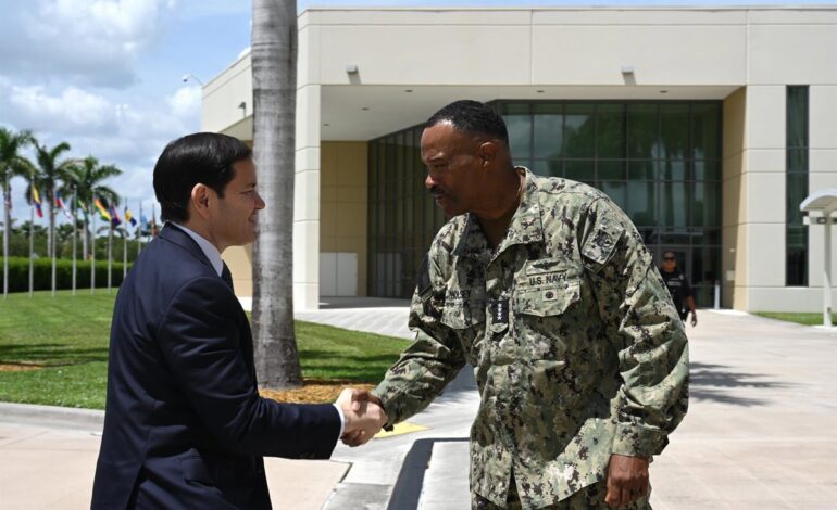Marco Rubio visita la sede del Mando Sur de Estados Unidos para hablar de la seguridad en América Latina