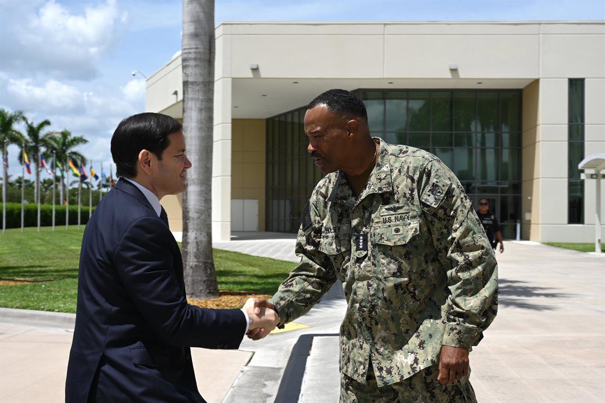 Marco Rubio visita la sede del Mando Sur de Estados Unidos para hablar de la seguridad en América Latina