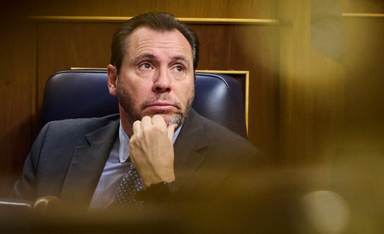 Renfe nombra consejero a un clásico del socialismo castellanoleonés que fue jefe de gabinete y responsable de redes sociales de Óscar Puente