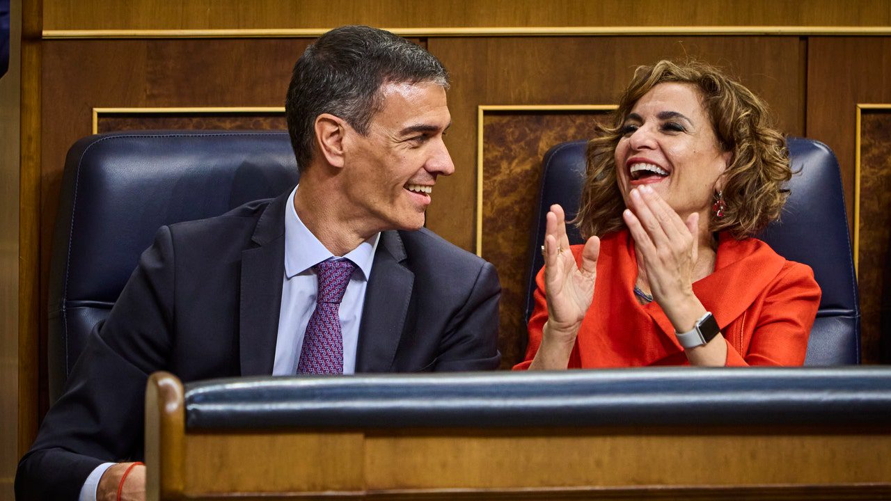 Hacienda «hurta» 6.000 millones a los contribuyentes con el impuesto a los hidrocarburos