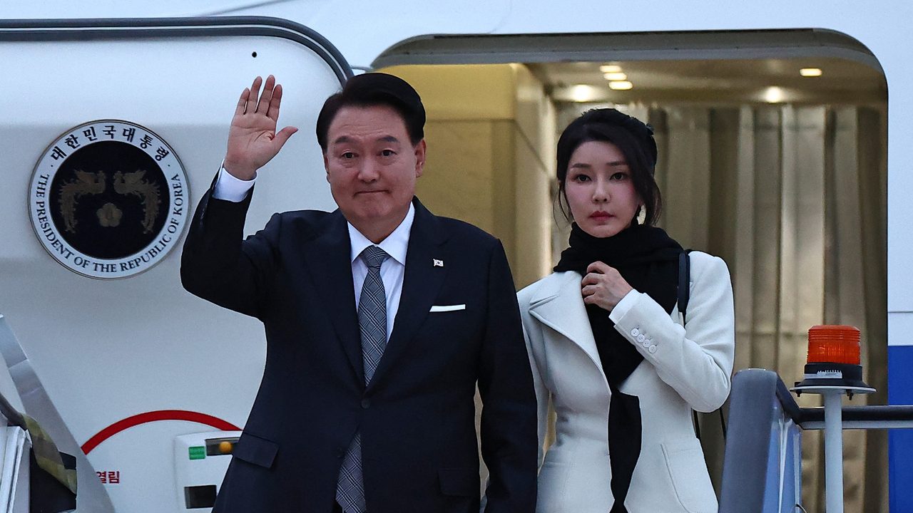 El clamor de 11.000 voces exige justicia contra Yoon Suk-yeol y Kim Keon-hee por la Ley Marcial