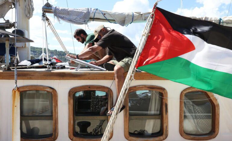 La flotilla más grande con rumbo a Gaza retoma su viaje tras volver a Barcelona por el mal tiempo