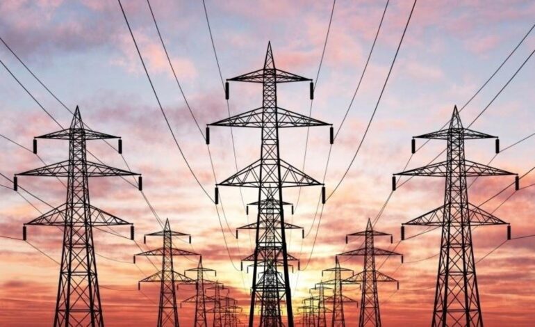 Las grandes eléctricas confían en que el plan de redes del Gobierno sirva para que la CNMC mejore la retribución