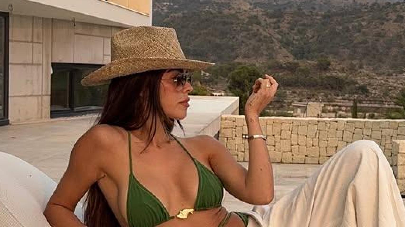 Violeta Mangriñán deslumbra con el bikini verde más lujoso y exclusivo del verano