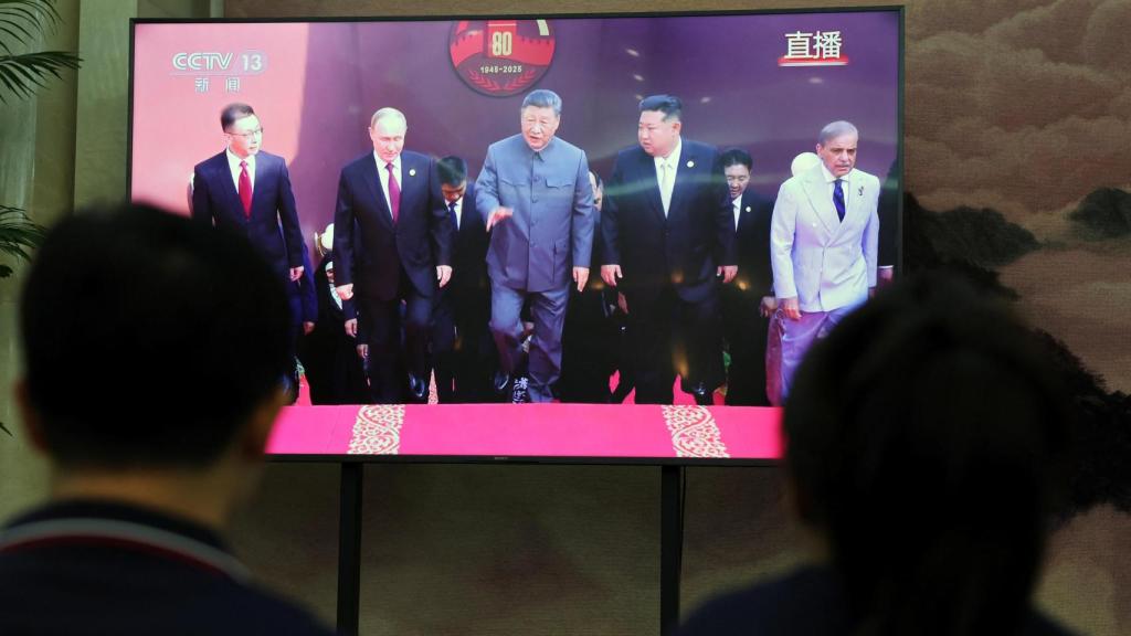 Xi Jinping con Vladimir Putin y Kim Jong-un antes del desfile militar para el 80 aniversario del fin de la Segunda Guerra Mundial en Beijing.