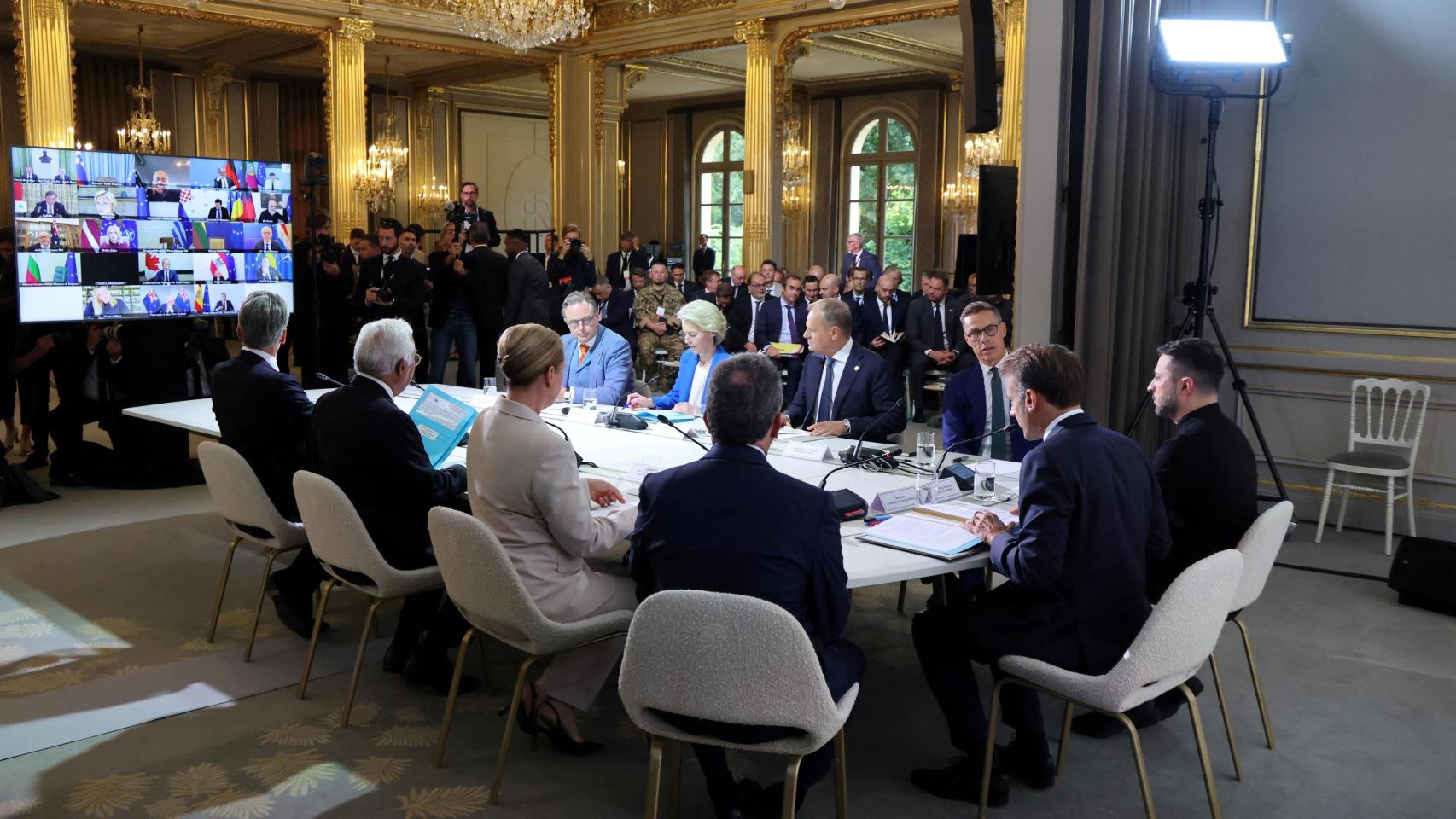 ¿Compromiso o vaguedades? Lo que está claro y lo que no de la contribución de los ‘dispuestos’ si hay tregua en Ucrania