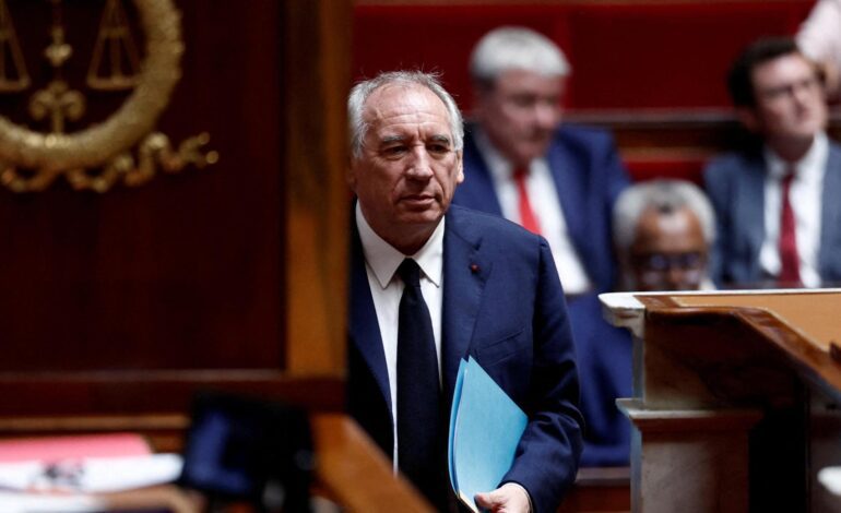 Bayrou pierde la moción de confianza y la izquierda se ofrece a Macron para gobernar: «Estamos preparados»