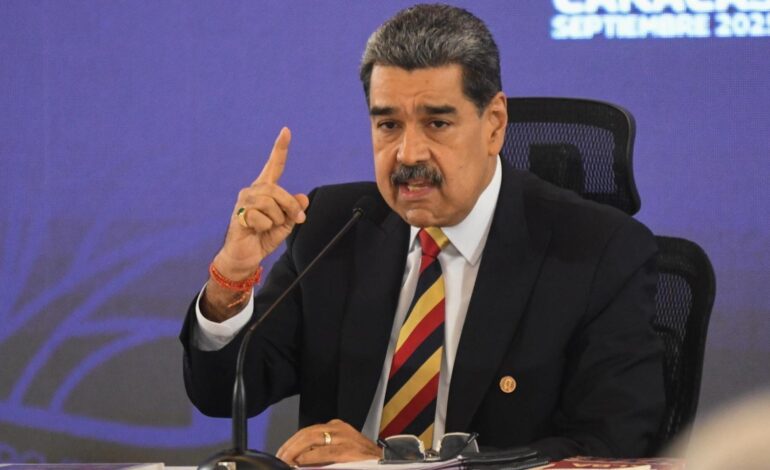 Maduro vuelve a adelantar la Navidad al 1 de octubre para defender «el derecho a la felicidad» y apoyar la economía