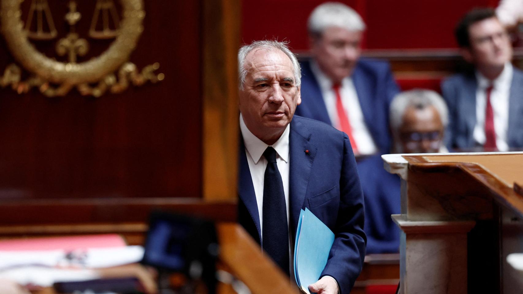 François Bayrou presenta su dimisión a Macron tras perder la moción de confianza