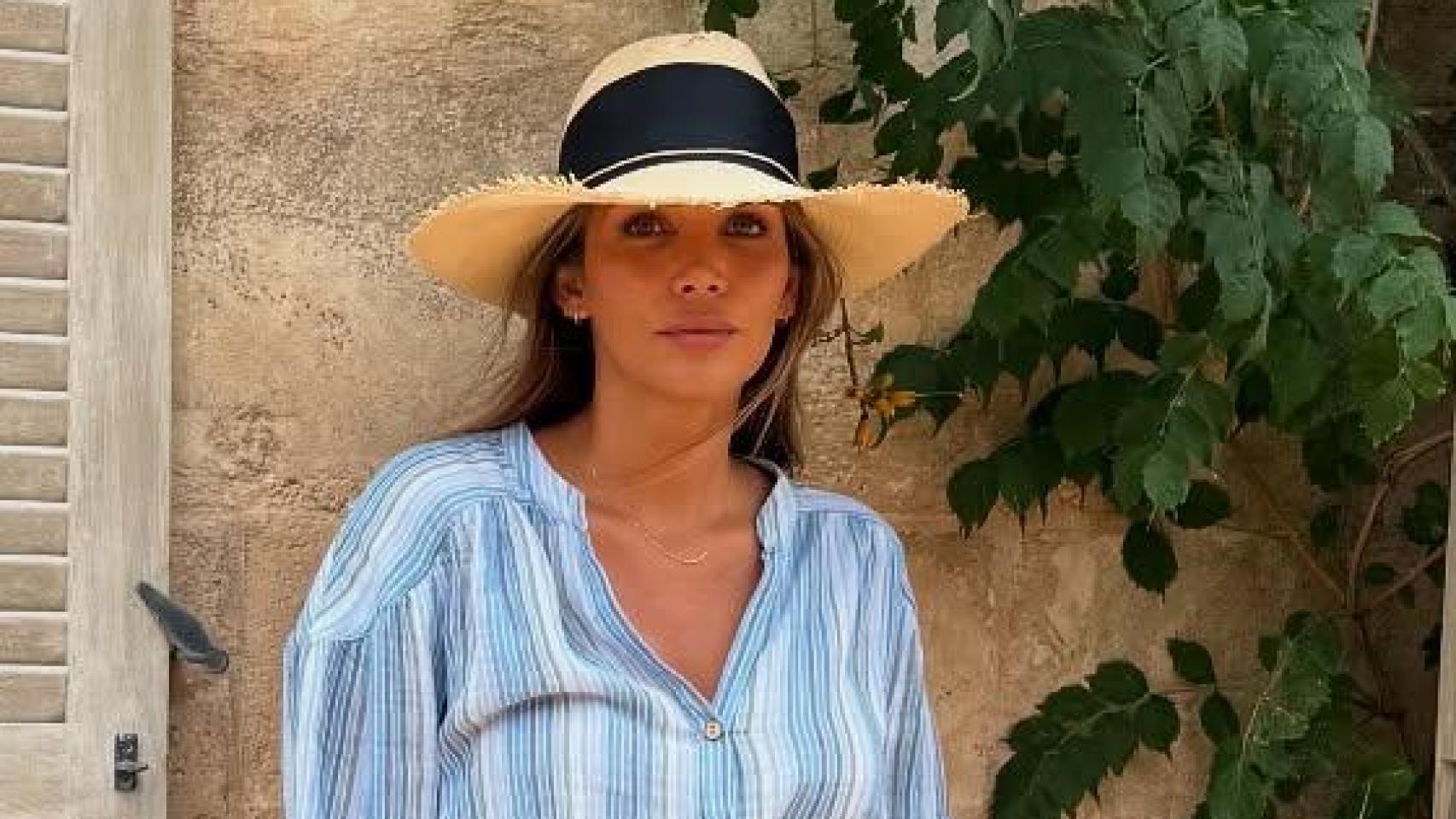 Rosanna Zanetti despide el verano enfundada en este cómodo conjunto de rayas
