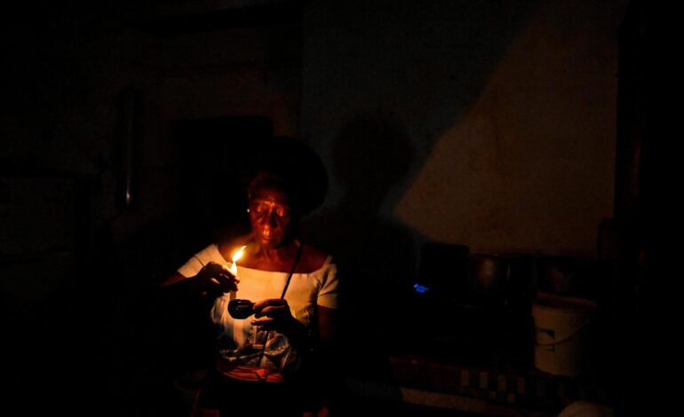 nueve millones de cubanos sin luz por un fallo en la termoeléctrica más grande del país