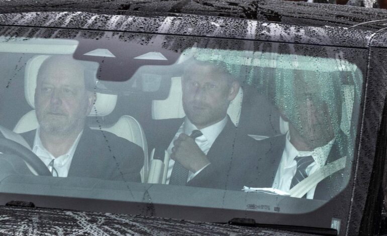 El príncipe Harry abandona Reino Unido tras la reunión de 54 minutos con su padre, el rey Carlos III, en Clarence House