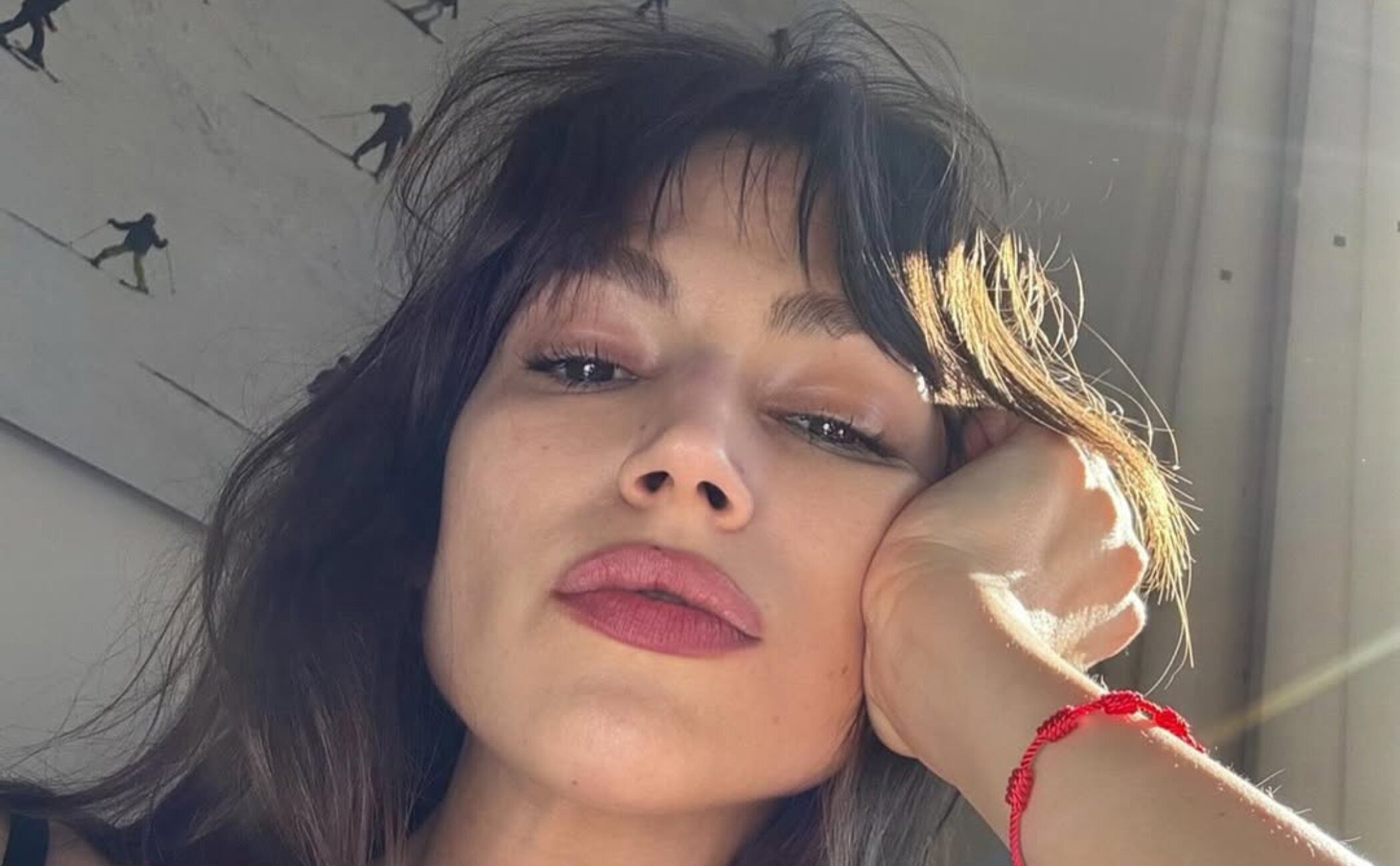 Úrsula Corberó comparte su primer selfie embarazada tras terminar el rodaje de ‘Rose’s Baby’ en Reino Unido