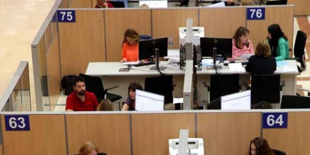 La Administración se quedará sin la mitad de sus funcionarios en los próximos diez años