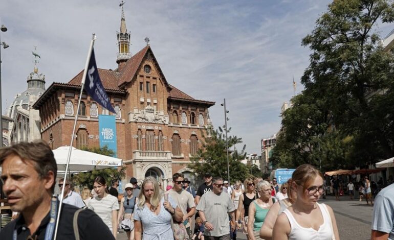 El turismo desacelera y deja en un brete los 100 millones de visitantes extranjeros en 2025