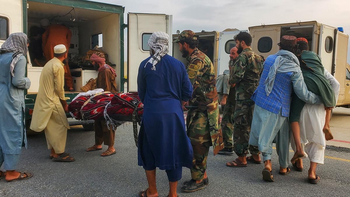 Ascienden a más de 600 los muertos y 1.500 los heridos por el terremoto