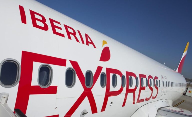Iberia Express mueve ficha en Canarias tras el recorte de Ryanair y aumenta en 30.000 plazas su oferta para invierno