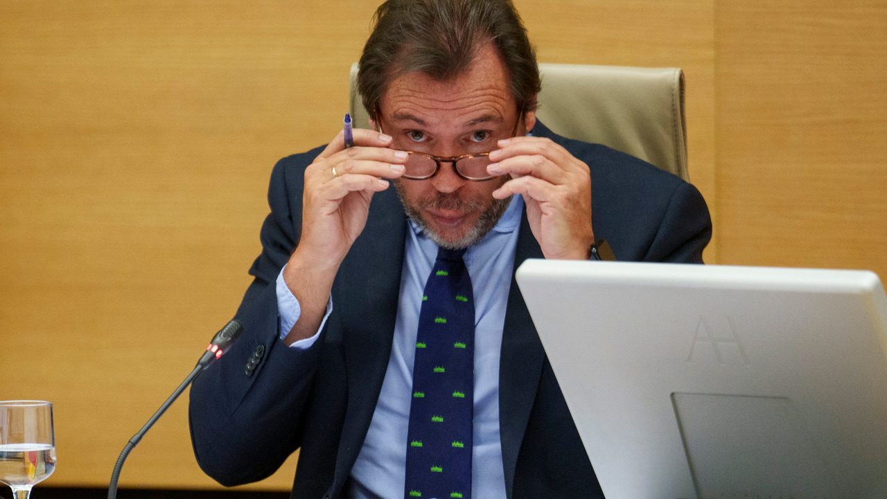 Otra parálisis en los trenes desmonta las excusas de Puente