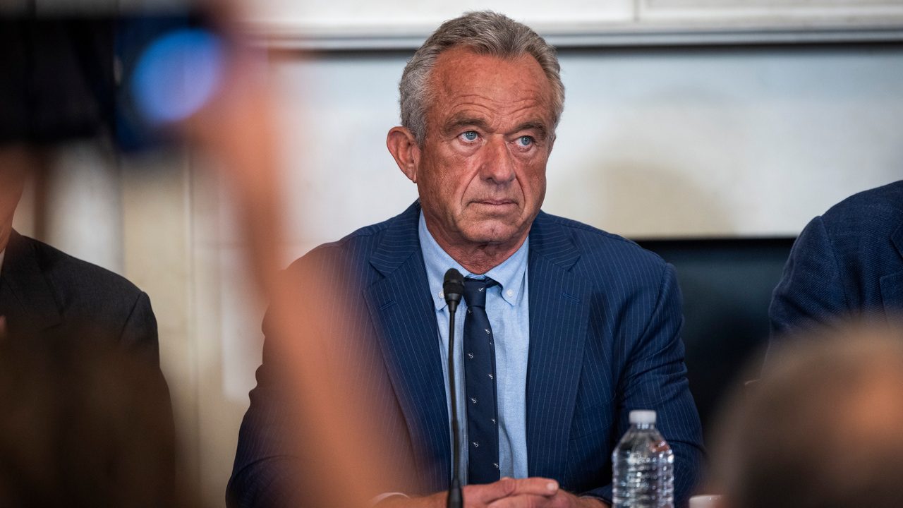 Robert Kennedy Jr. presionado tras ser muy criticado por sus medidas antivacunas