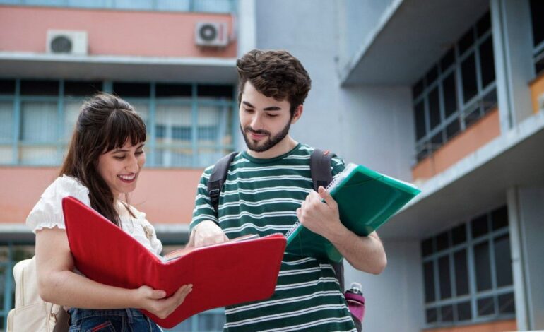 1.100 euros mensuales a universitarios